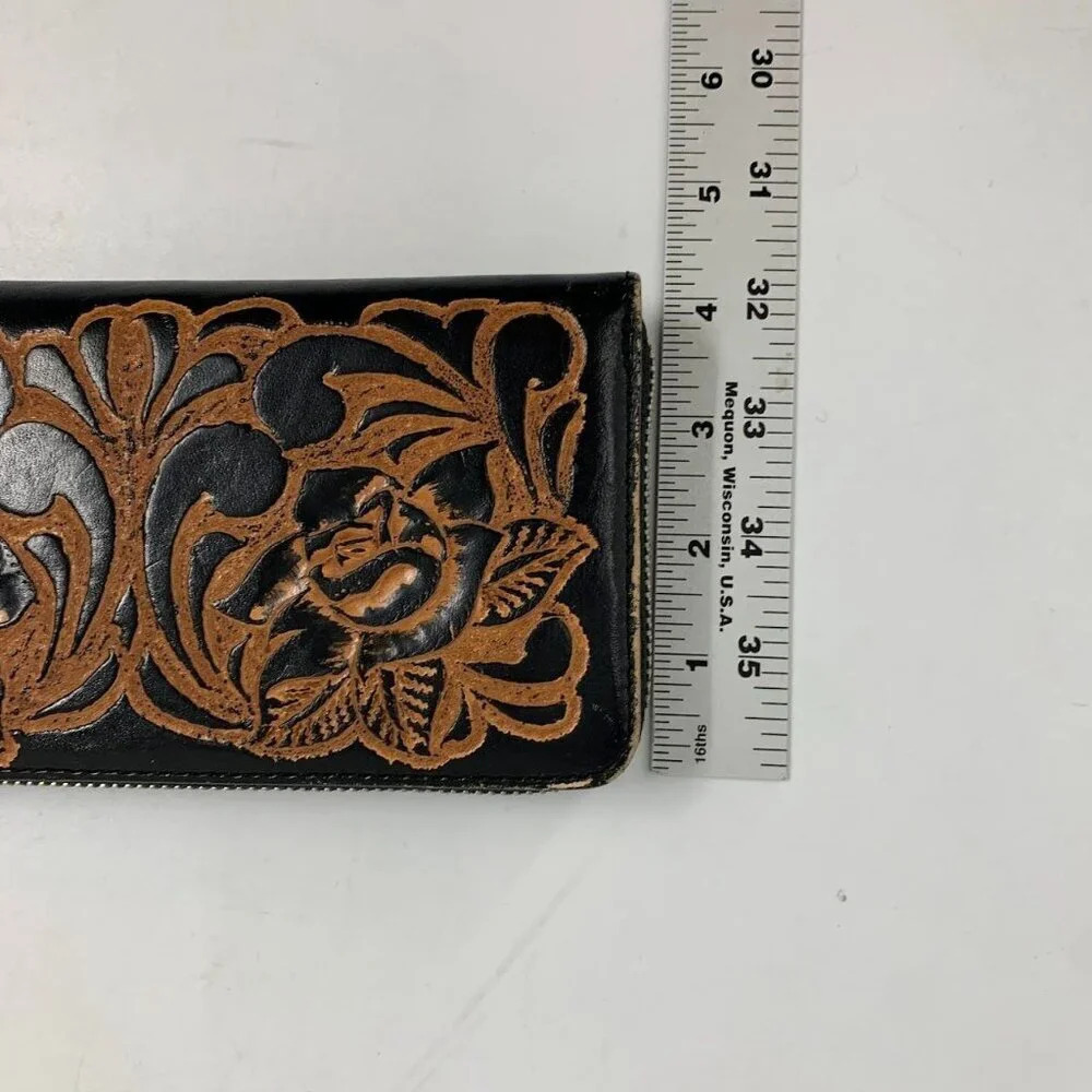 Alejandro Yeo Women's Hand-Tooled Leather‎ Zippered Clutch Wallet - Picture 12 of 12